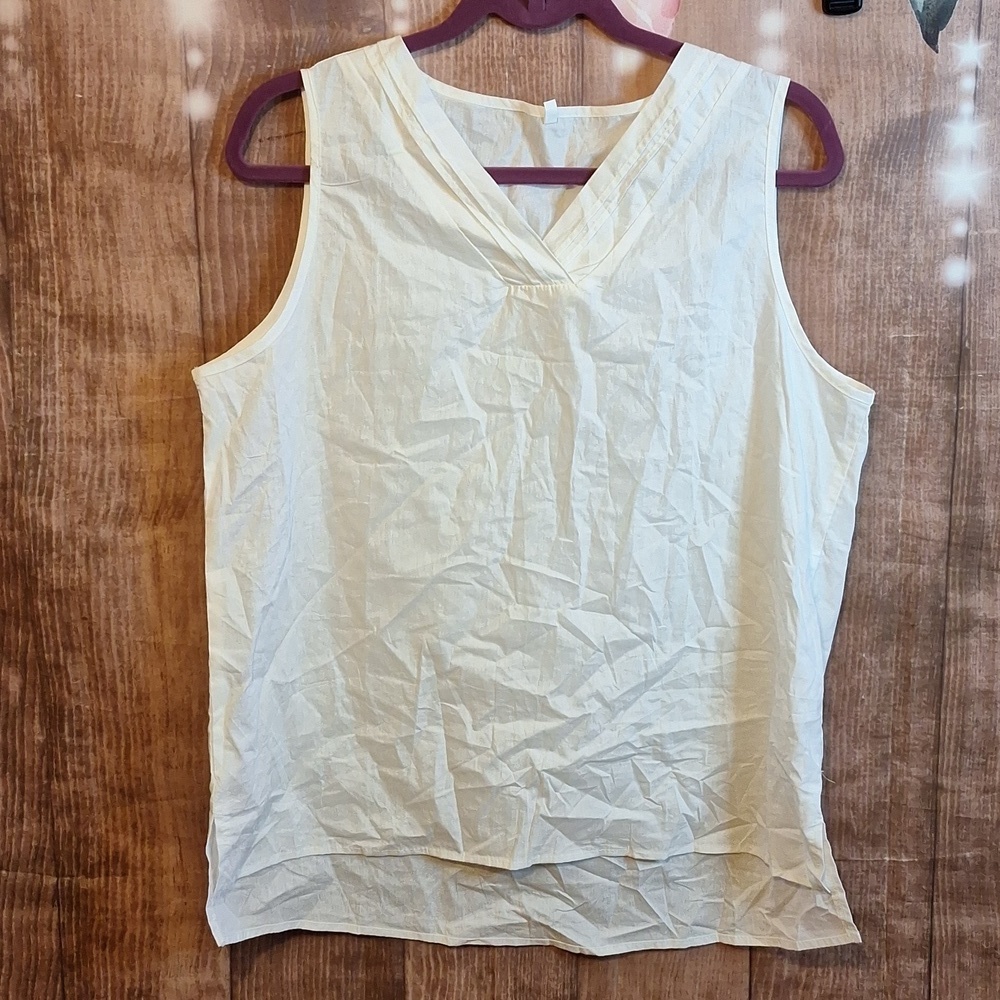 WHITE SLEEVELESS BLOUSE XL V-NECK